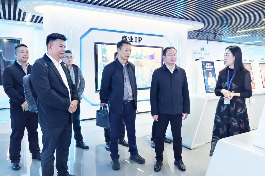 铜仁市大数据局党组书记、局长雷宏一行光临PP电子游戏集团参观互换