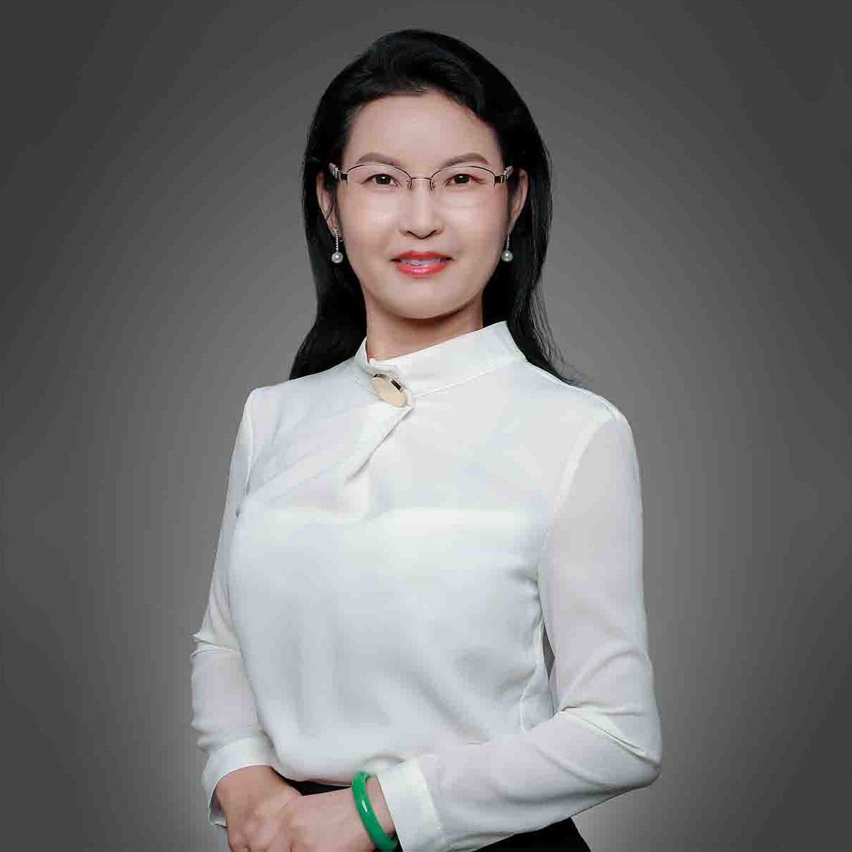 1621667022958335 集团总裁-何翠群